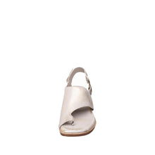 Womens Metallic Leather Toe Ring Sandals Low Heel Comfort - Natural - Thumbnail 4 | B23 Layla