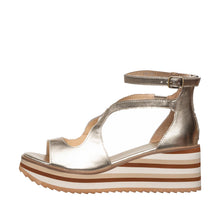 Load image into Gallery viewer, Champagne