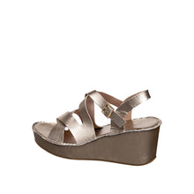 Load image into Gallery viewer, Champagne