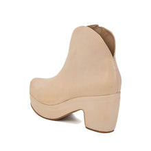 Black Platform Booties Hand-Brushed Leather - Make up - Thumbnail 12 | U08 Josie