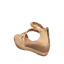 Load image into Gallery viewer, Make Up