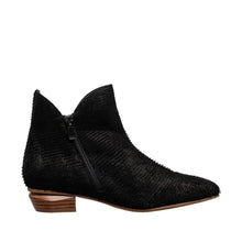 L34 Linden Comfortable Fall Boots Details - Black - Thumbnail 11 | L34 Linden Women's Comfy Leather Winter Booties