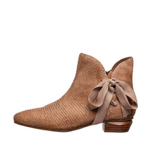 L34 Linden Comfortable Fall Boots Details - Stone - Thumbnail 15 | L34 Linden Women's Comfy Leather Winter Booties