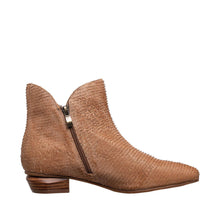 L34 Linden Comfortable Fall Boots Details - Stone - Thumbnail 16 | L34 Linden Women's Comfy Leather Winter Booties