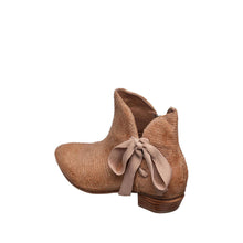 L34 Linden Comfortable Fall Boots Details - Stone - Thumbnail 18 | L34 Linden Women's Comfy Leather Winter Booties