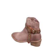 Load image into Gallery viewer, Blush