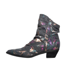 Load image into Gallery viewer, Peacock