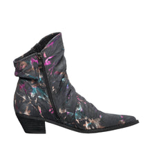 Load image into Gallery viewer, Peacock