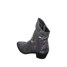 Load image into Gallery viewer, Peacock