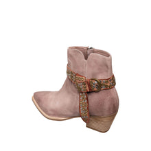 Load image into Gallery viewer, Blush