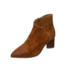 Load image into Gallery viewer, Q06 Hera