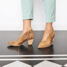 Load image into Gallery viewer, Stone