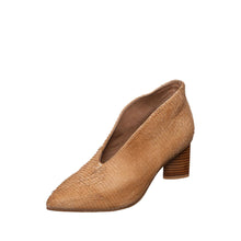 Load image into Gallery viewer, Stone Q1 Hilde Leather Heel Shoes for Women