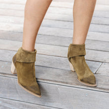 Load image into Gallery viewer, Olive