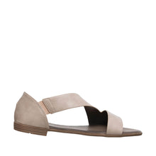 Load image into Gallery viewer, Make Up