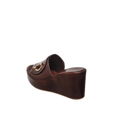 Womens Platform Wedge Slide Sandals Toggle Detail Comfort Chic - Coffee - Thumbnail 10 | I45 Jupiter
