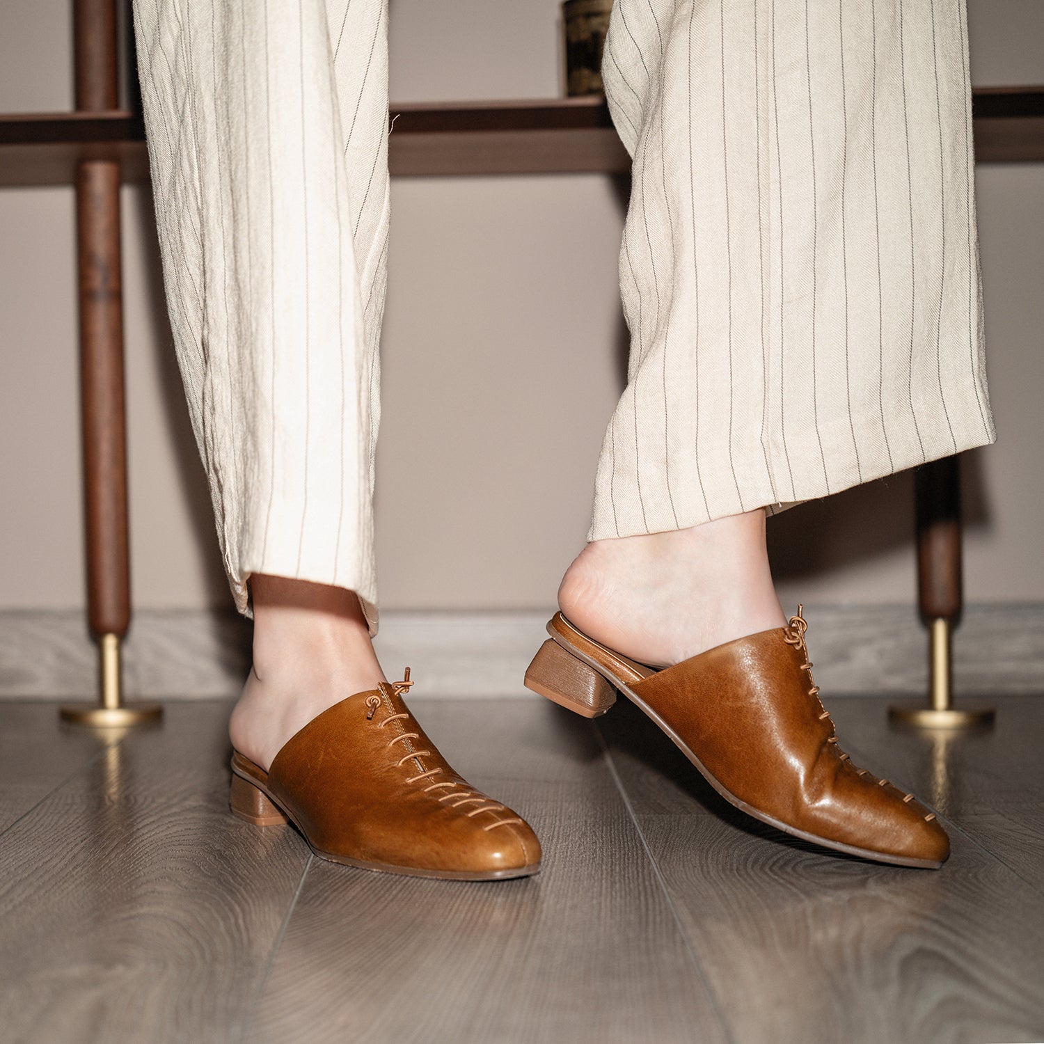 Low Heel Leather Mule Shoes Closed Toe