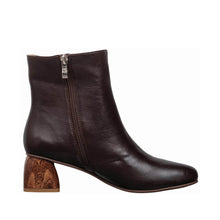 Load image into Gallery viewer, Chocolate
