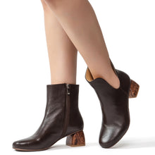 Load image into Gallery viewer, Chocolate
