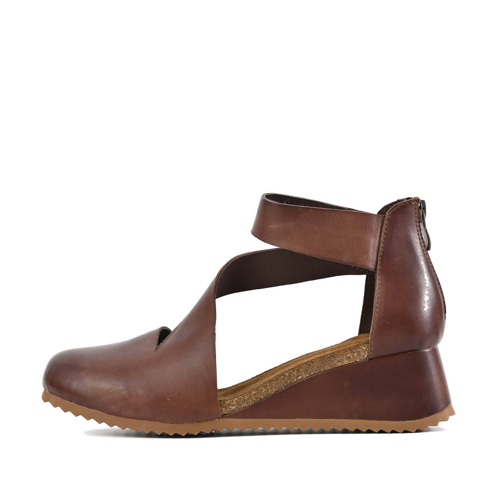 Cut Out Booties Crossover Straps Low Wedge - Coffee - View 9 | M81 Ravi Flex
