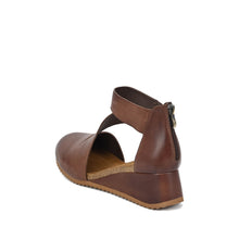 Cut Out Booties Crossover Straps Low Wedge - Coffee - Thumbnail 12 | M81 Ravi Flex
