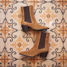 Suede Chelsea Boots Elastic Panel Pointed Toe - Cognac - Thumbnail 14 | O65 Jane
