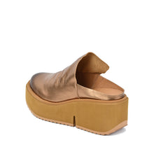 Chunky Platform Mules Metallic Bronze Leather - Bronze - Thumbnail 5 | Q81 Piper
