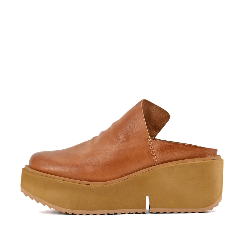 Chunky Platform Mules Metallic Bronze Leather - Taupe - View 16 | Q81 Piper