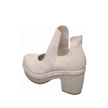 Load image into Gallery viewer, Make Up
