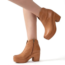 Black Platform Booties Hand-Brushed Leather - Make up - Thumbnail 14 | U08 Josie
