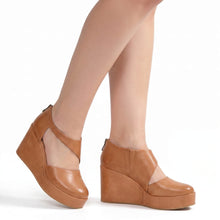 Closed Toe Wedge Shoes Crossover Strap Leather - Taupe - Thumbnail 7 | U37 True

