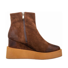 Load image into Gallery viewer, Chocolate
