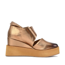 Metallic Platform Clogs Bronze Buckle Strap - Bronze - Thumbnail 3 | U66 Teagan
