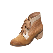 Cargar imagen en el visor de la galería, N52 Caroline - Women&#39;s lace up Fall Boots with Heels - Stone
